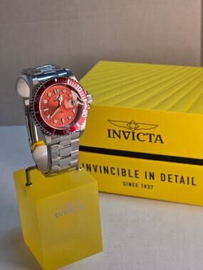 Invicta Pro Diver Vectide 50888 Red Shark Dive Watch 42mm Stainless Steel Quartz